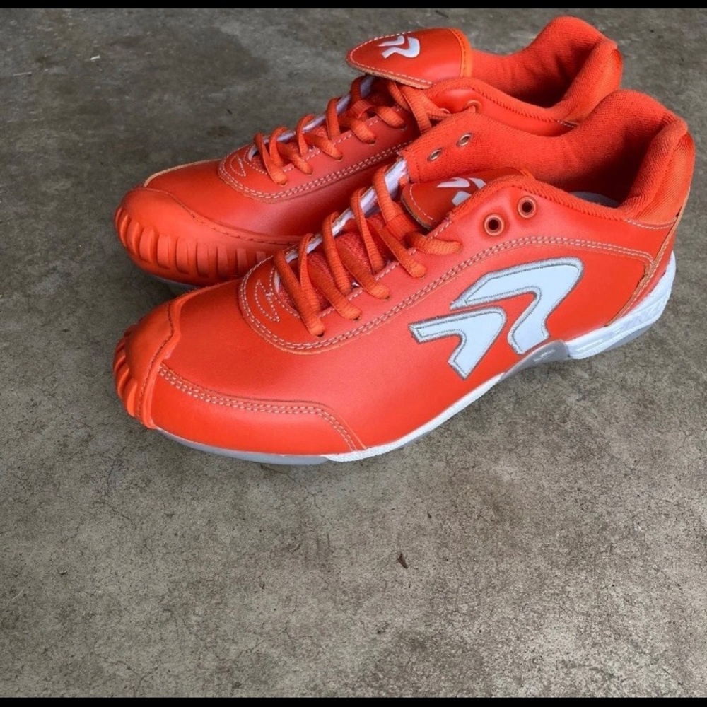 Ringor cleats